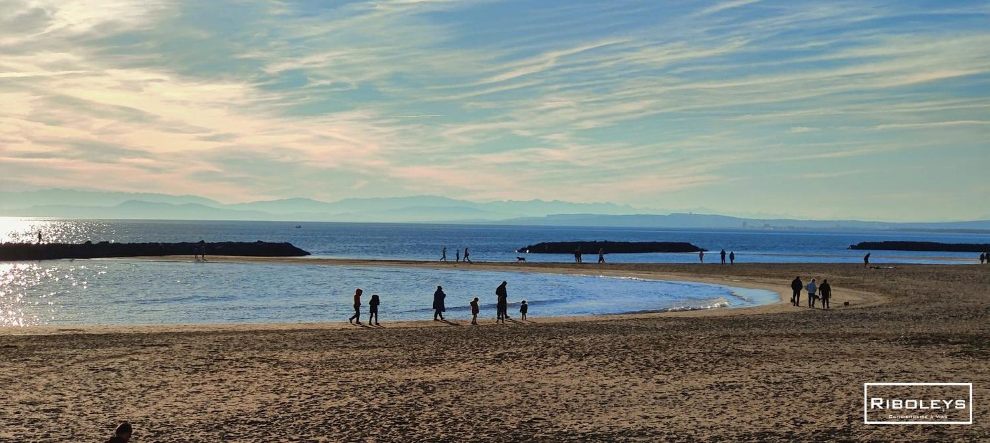 T4 Climatise Avec Piscine A 400M De La Mer Vias Luaran gambar
